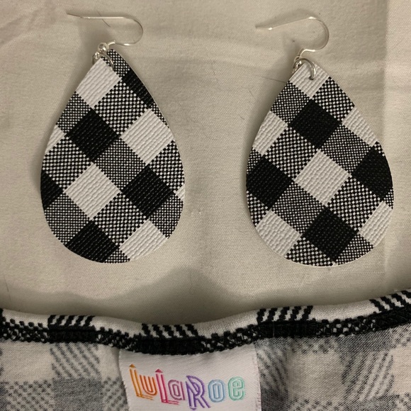 SOLD LuLaroe Classic T - Picture 4 of 6